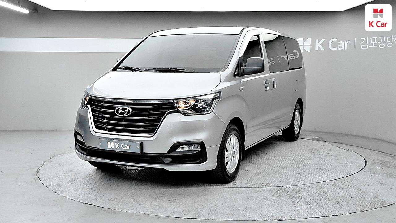HYUNDAI The New Grand Starex 3-Seater Diesel Van