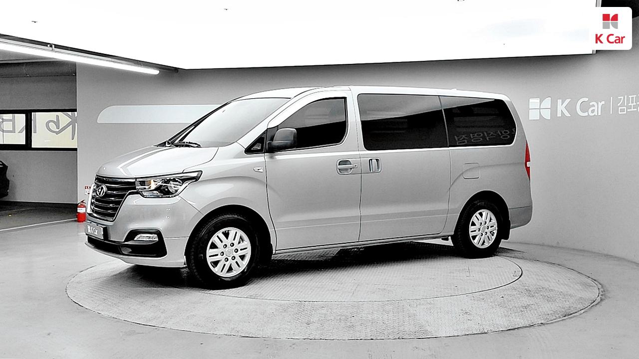 HYUNDAI The New Grand Starex 3-Seater Diesel Van