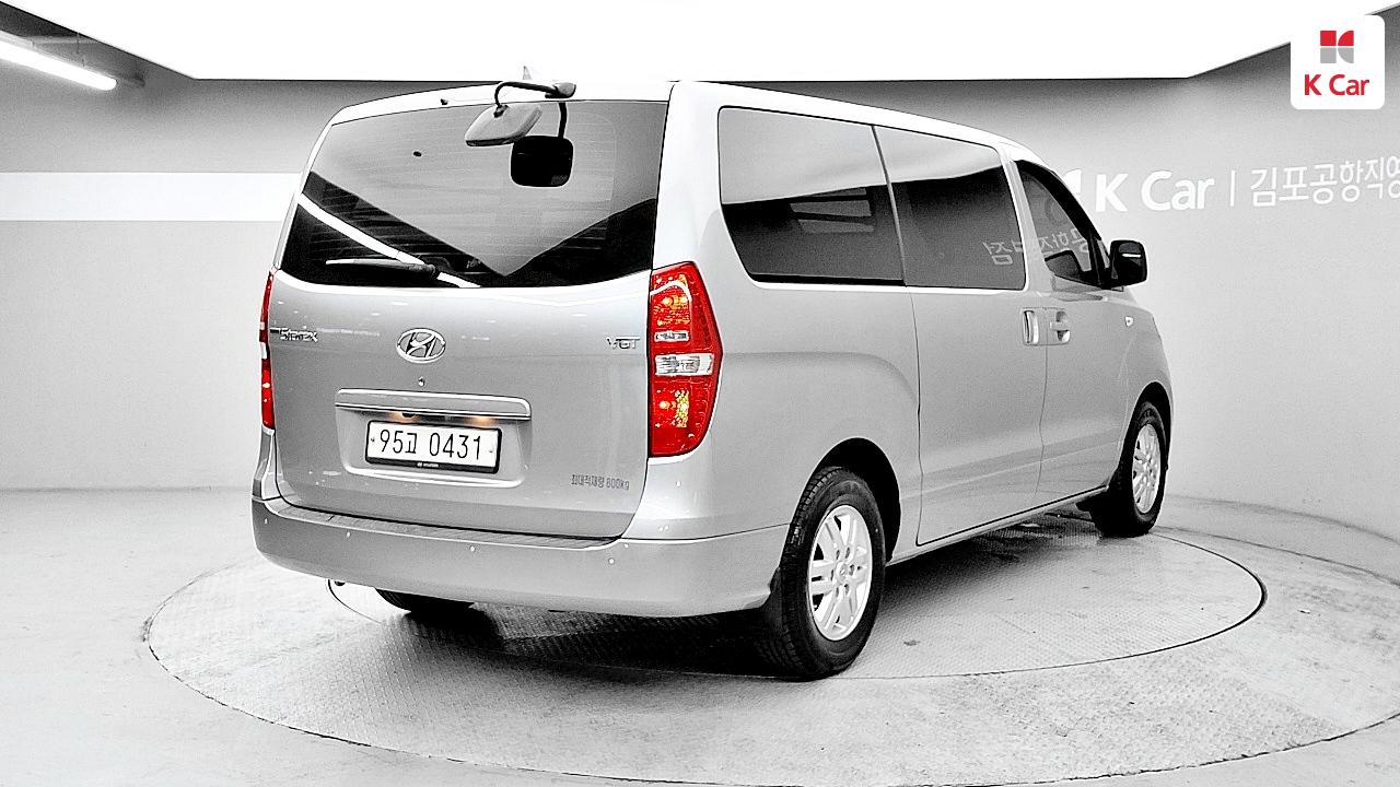 HYUNDAI The New Grand Starex 3-Seater Diesel Van