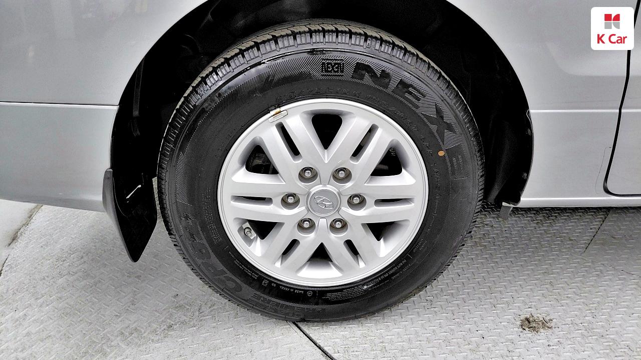HYUNDAI The New Grand Starex 3-Seater Diesel Van