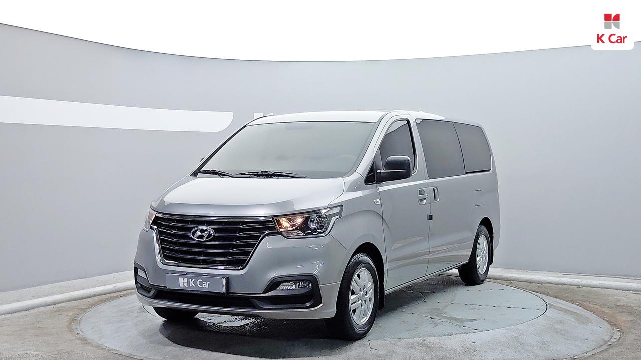 HYUNDAI The New Grand Starex 3-Seater Diesel Van
