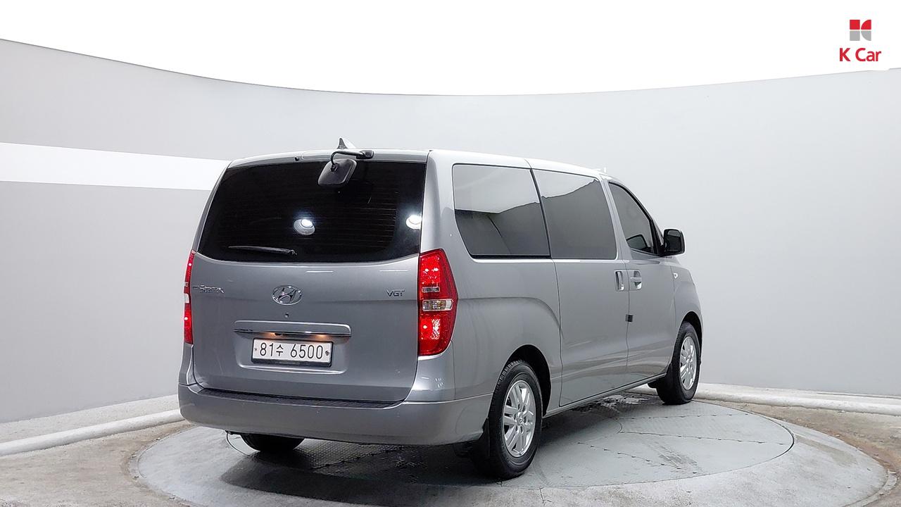 HYUNDAI The New Grand Starex 3-Seater Diesel Van
