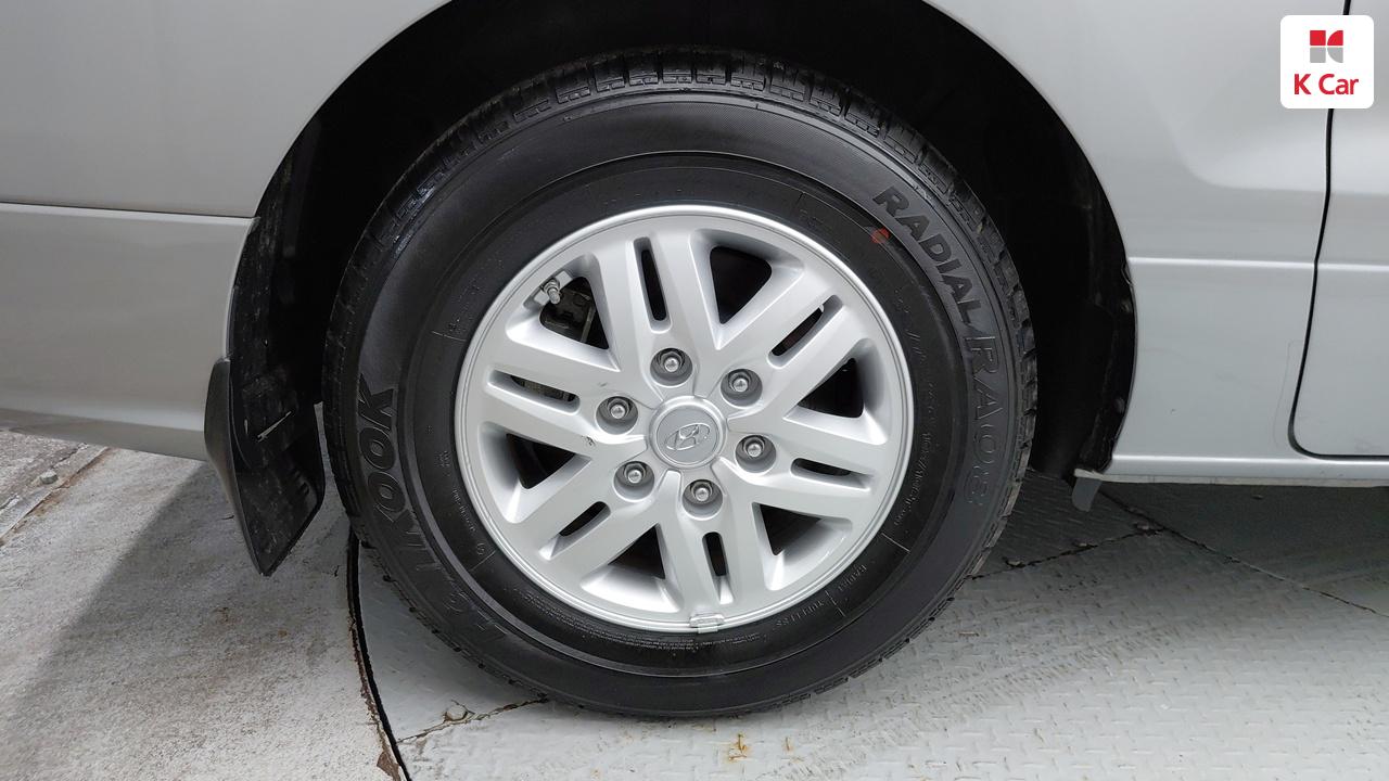 HYUNDAI The New Grand Starex 3-Seater Diesel Van