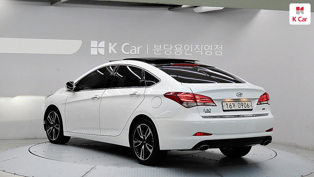 HYUNDAI The New I40 Saloon 2.0 GDI