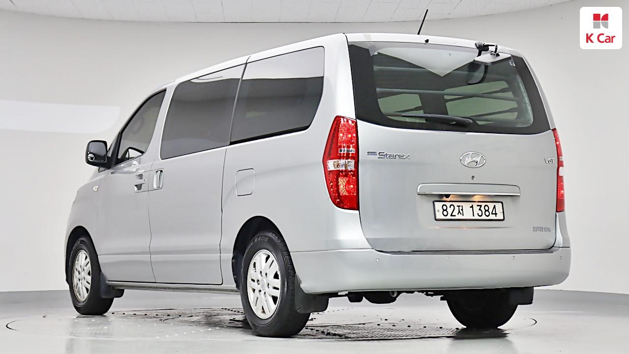 HYUNDAI The New Grand Starex 3-Seater Diesel Van