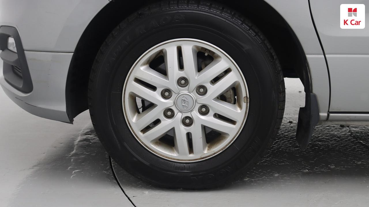 HYUNDAI The New Grand Starex 3-Seater Diesel Van
