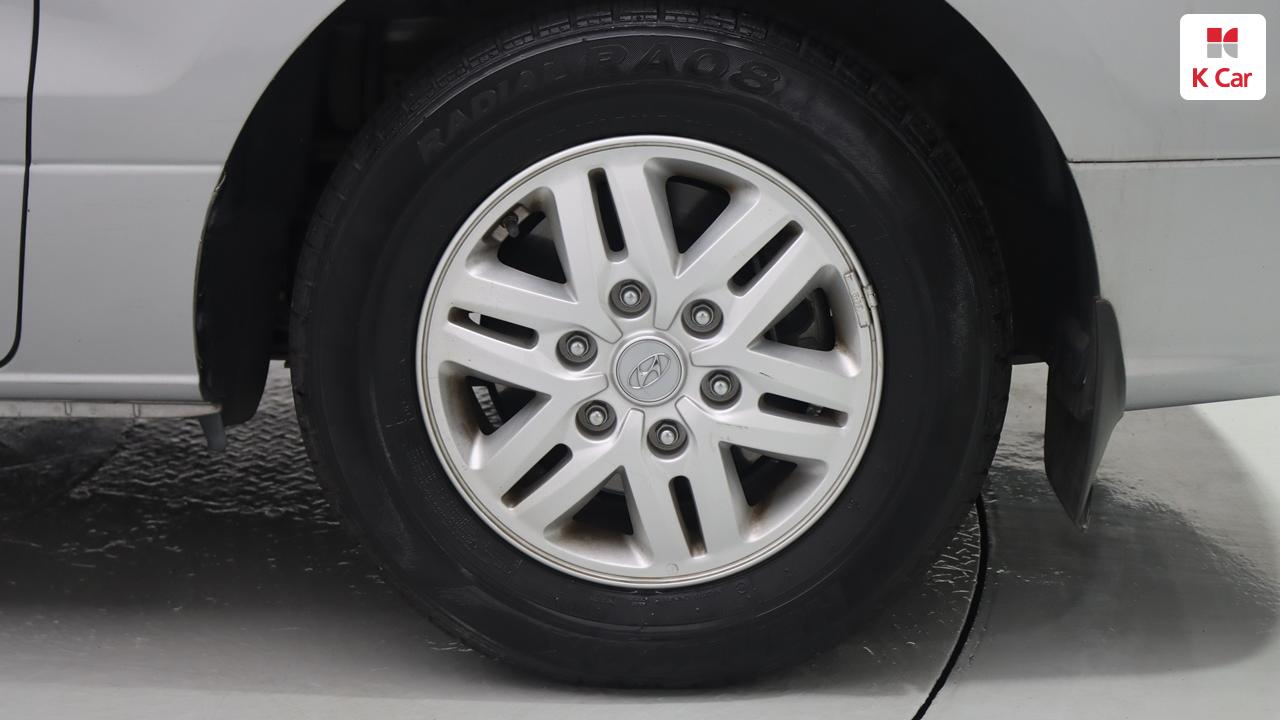 HYUNDAI The New Grand Starex 3-Seater Diesel Van