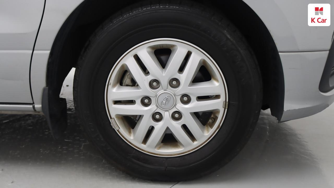 HYUNDAI The New Grand Starex 3-Seater Diesel Van