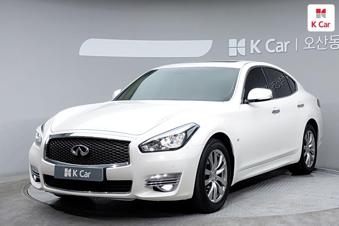 인피니티 Q70 3.7 스타일