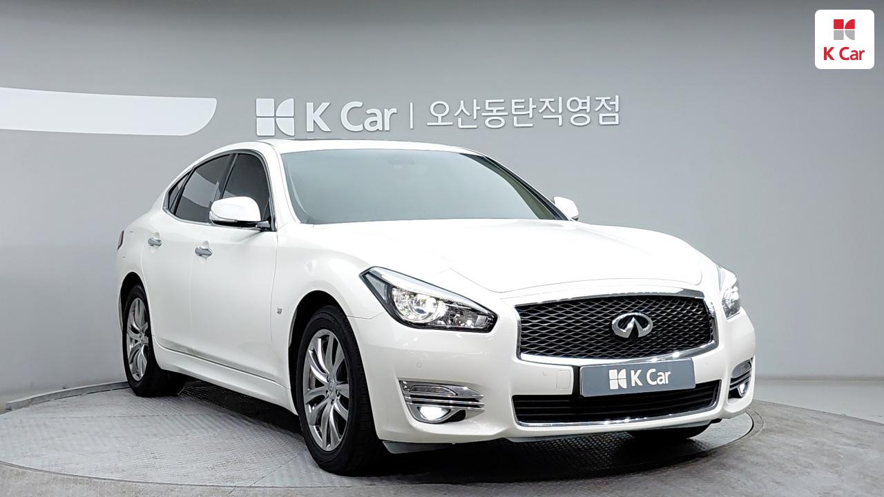 인피니티 Q70 3.7 스타일