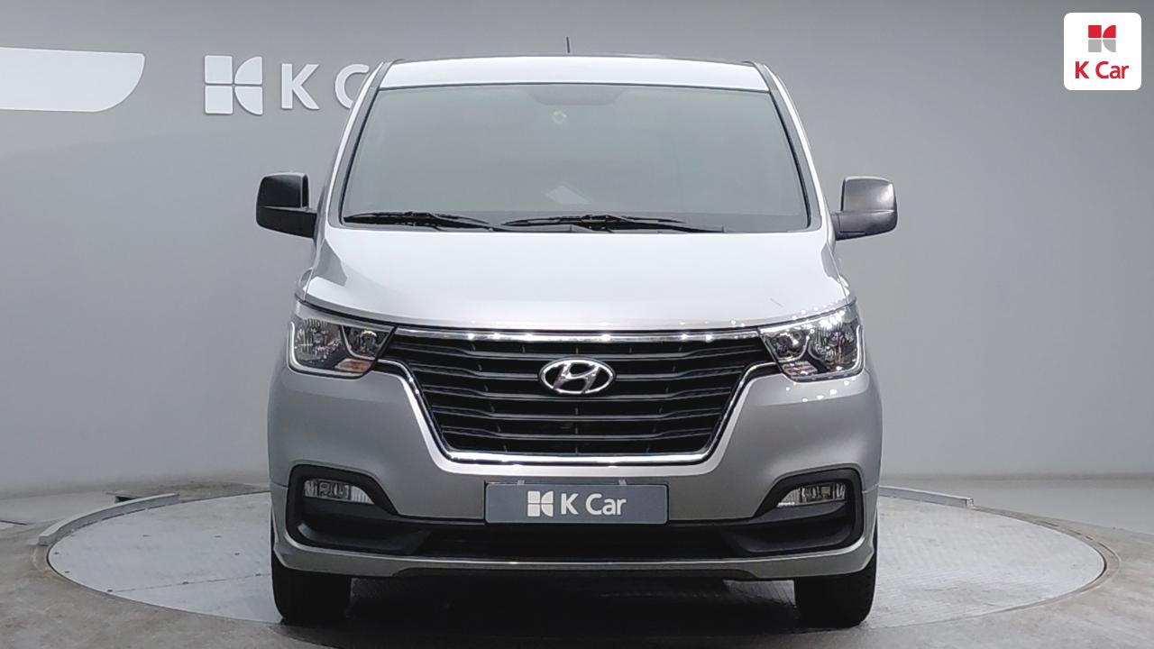 HYUNDAI The New Grand Starex 3-Seater Diesel Van