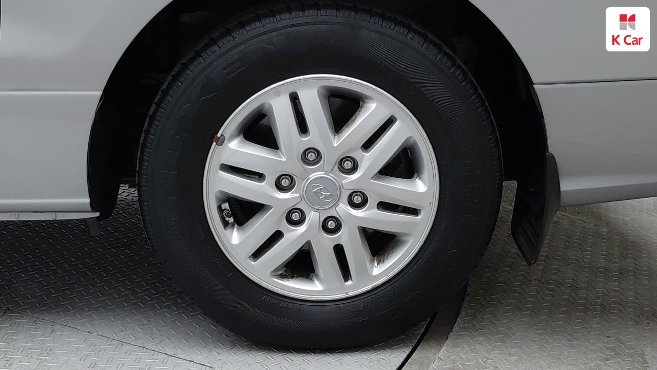 HYUNDAI The New Grand Starex 3-Seater Diesel Van