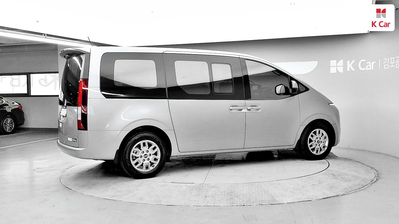 HYUNDAI Staria 3.5 LPG Cargo 5-Seater