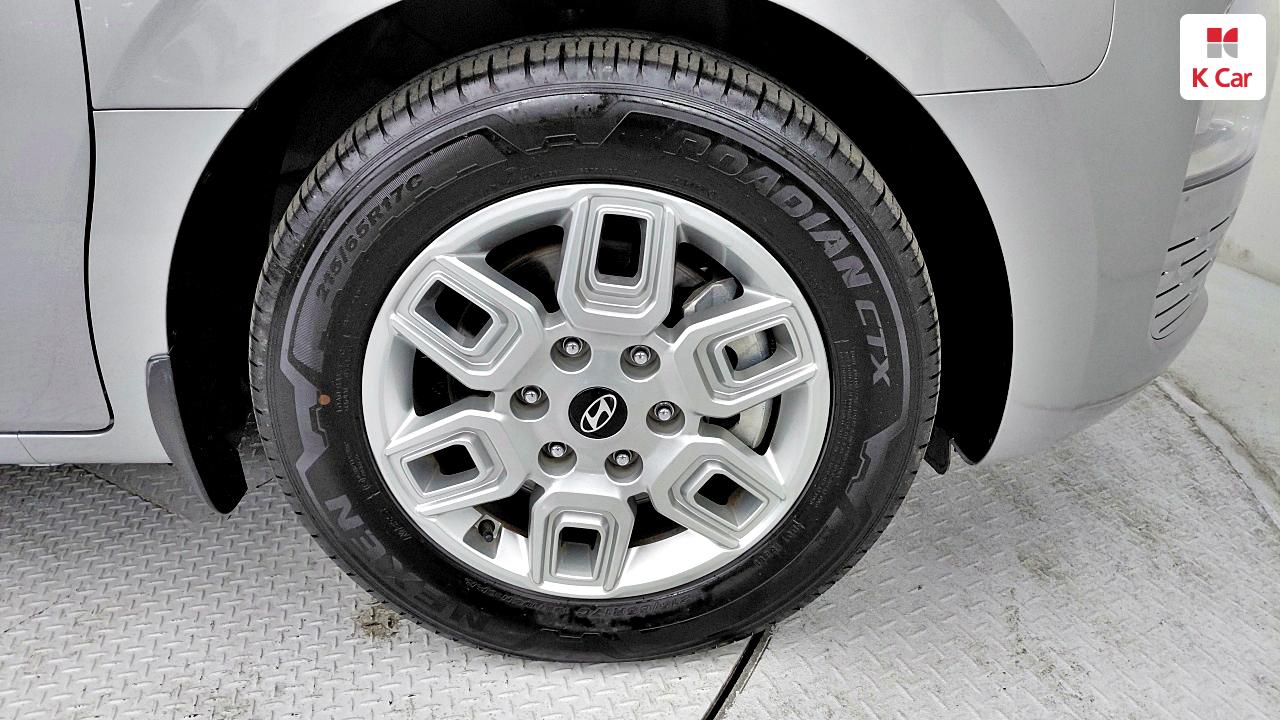 HYUNDAI Staria 3.5 LPG Cargo 5-Seater