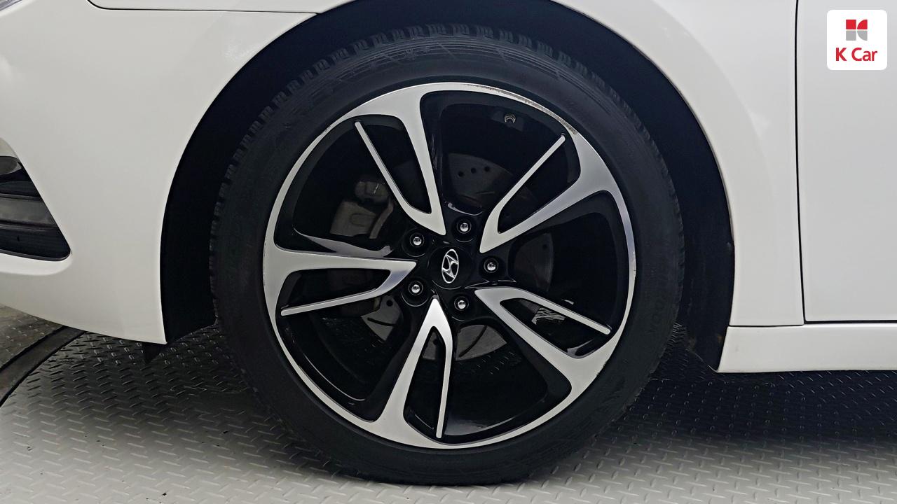 HYUNDAI The New I40 Saloon 1.7 VGT