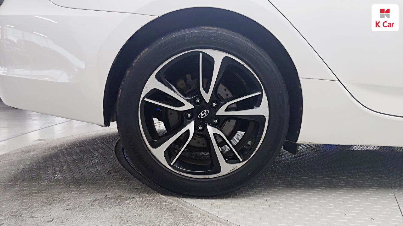 HYUNDAI The New I40 Saloon 1.7 VGT