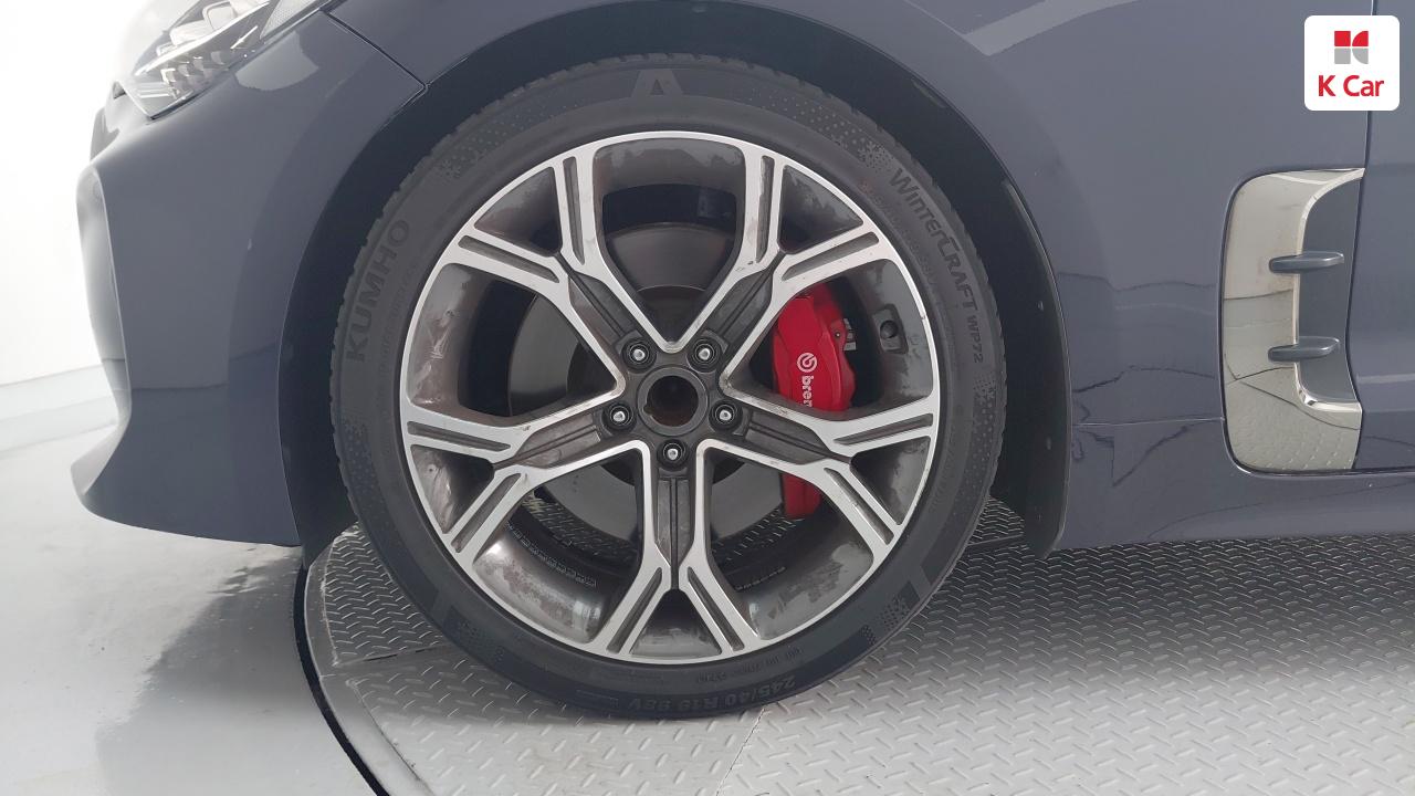 KIA Stinger 2.0 Turbo