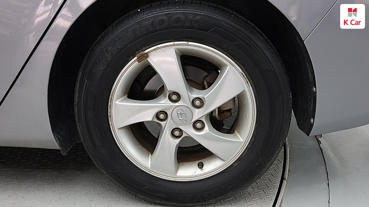HYUNDAI The New Avante MD 1.6 GDI