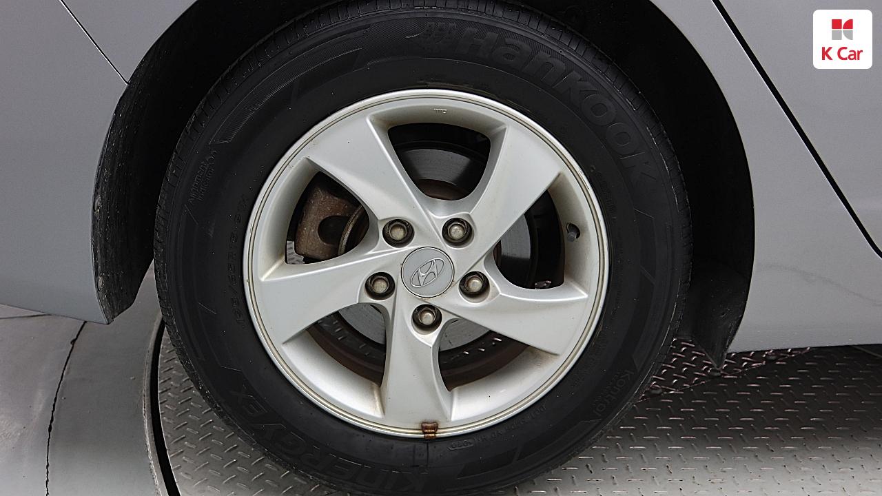 HYUNDAI The New Avante MD 1.6 GDI