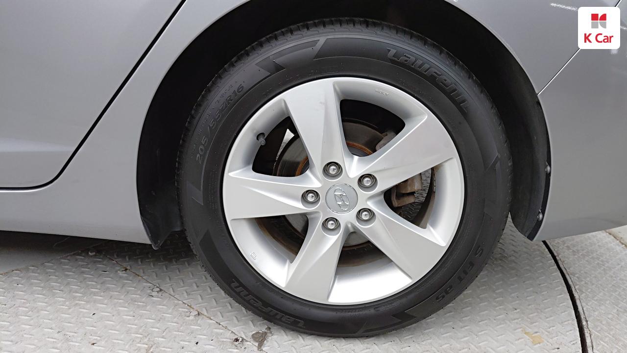 HYUNDAI Avante MD M16 GDi