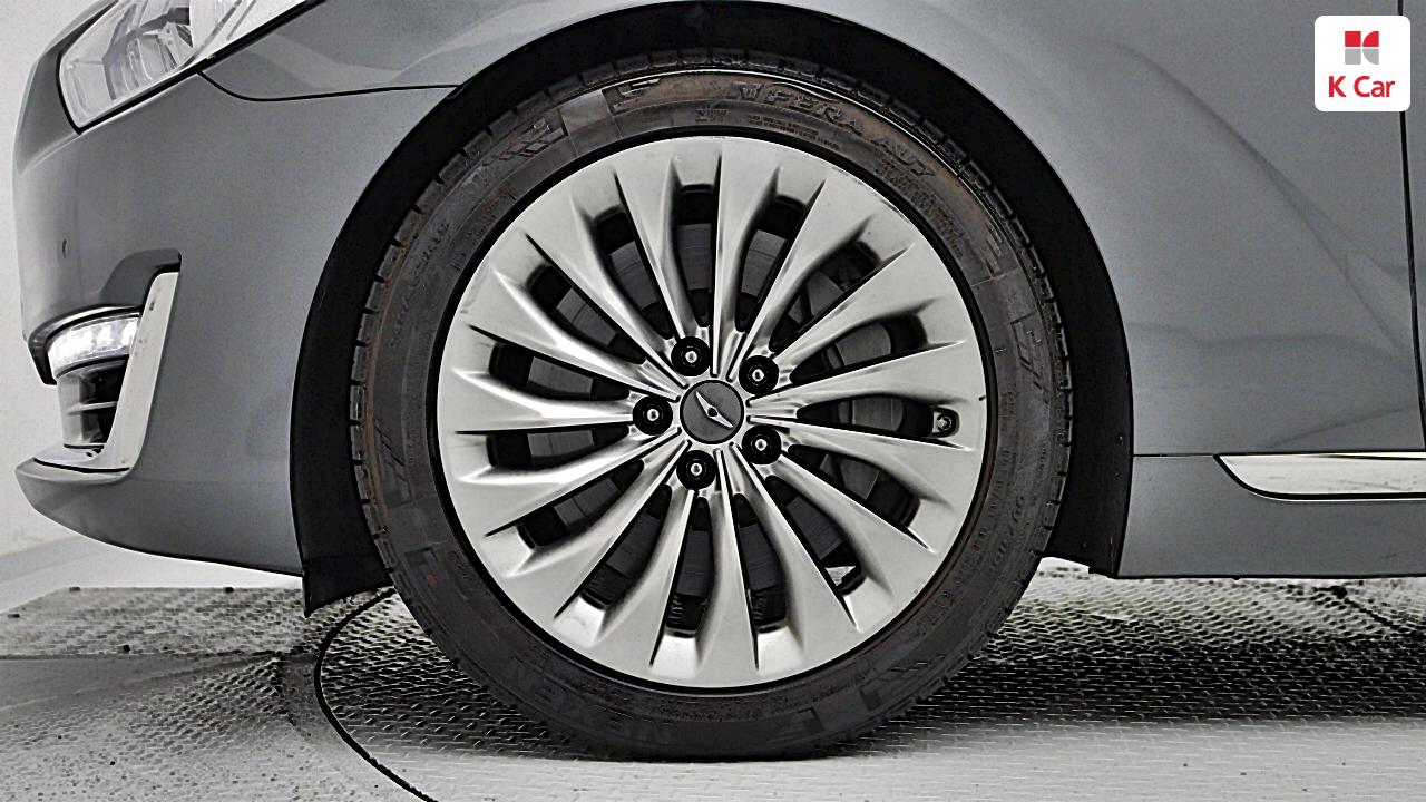 GENESIS EQ900 3.8 GDi AWD