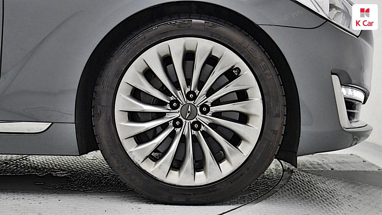 GENESIS EQ900 3.8 GDi AWD