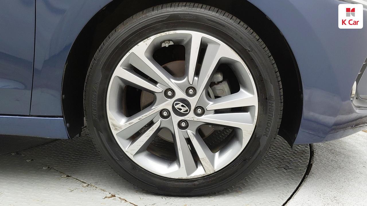 HYUNDAI Avante AD 1.6 GDI