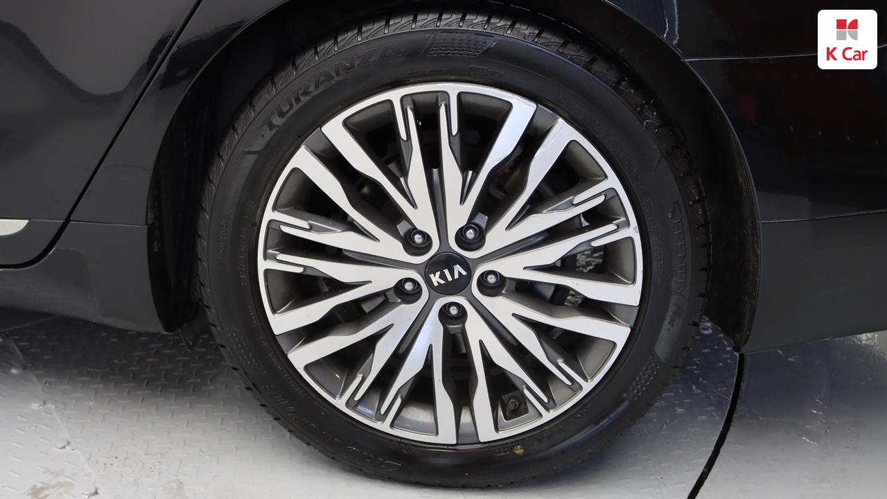 KIA K7 Premier Hybrid Noblesse