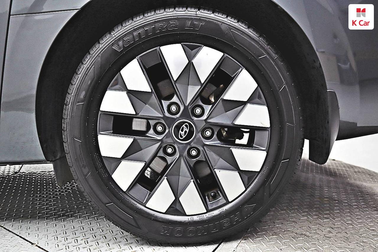 HYUNDAI Staria 2.2 Diesel Lounge 9-Seater 4W