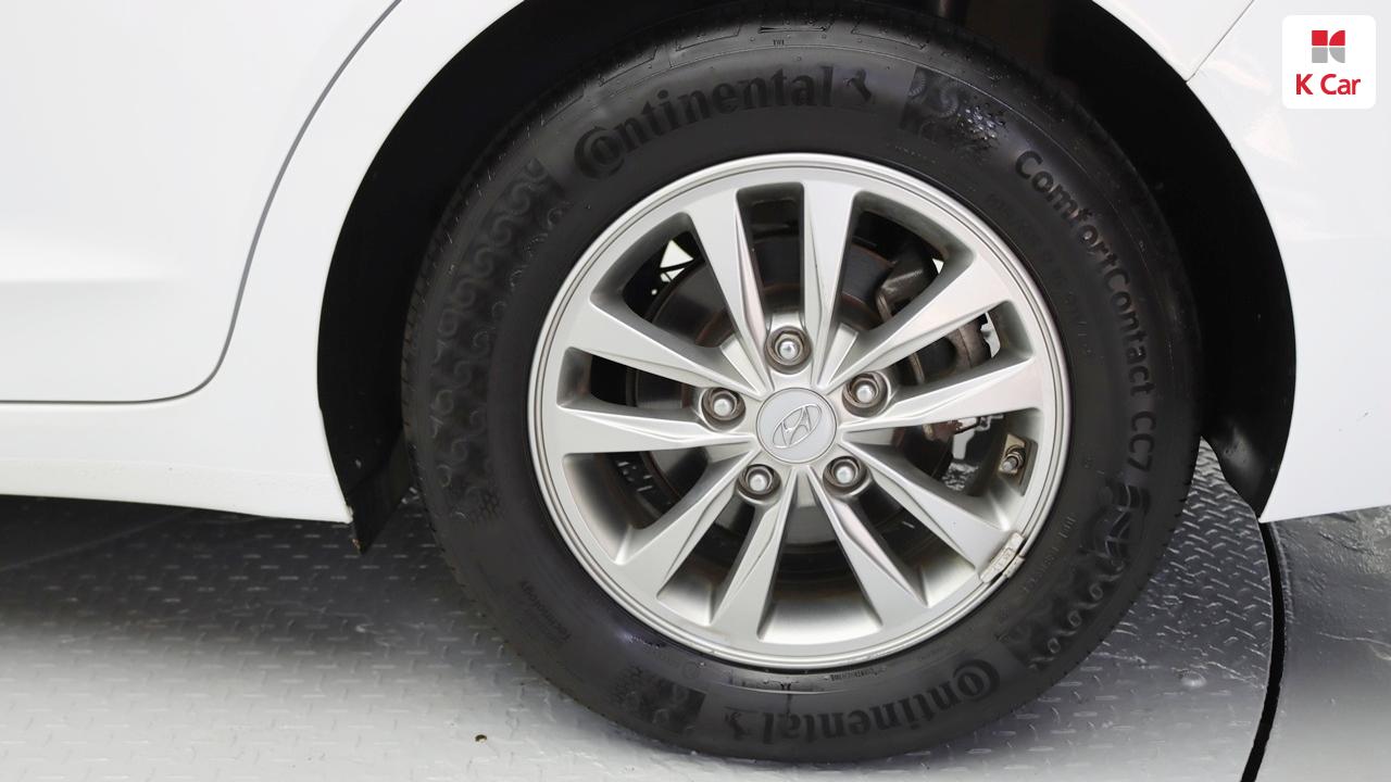 HYUNDAI The New Avante AD 1.6 Gasoline