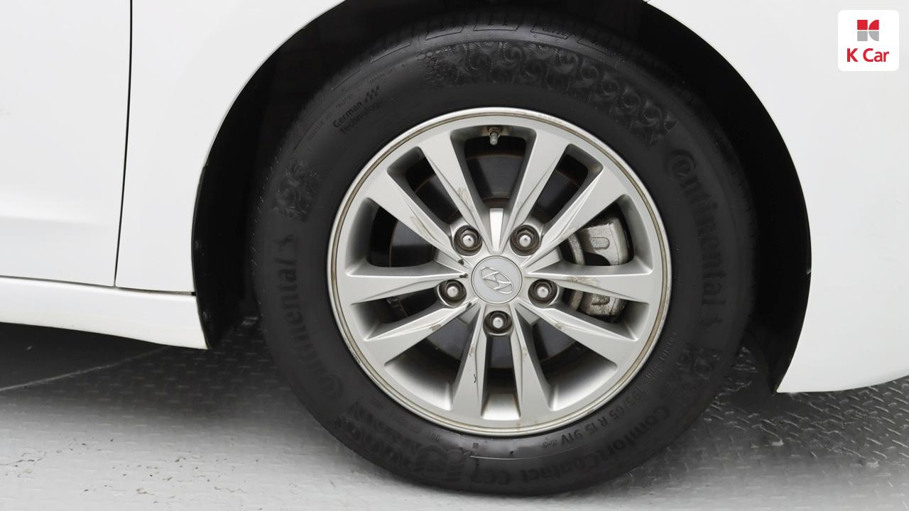 HYUNDAI The New Avante AD 1.6 Gasoline