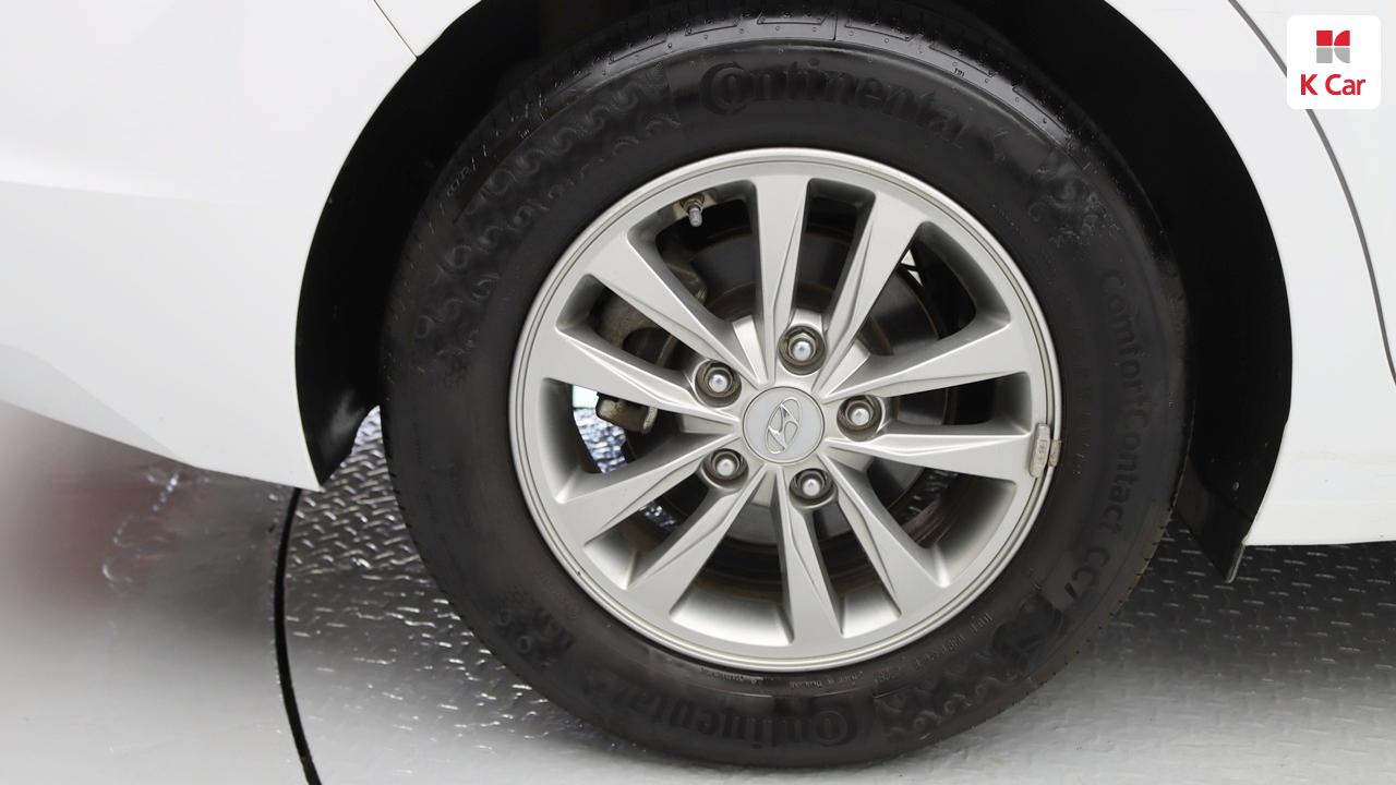 HYUNDAI The New Avante AD 1.6 Gasoline