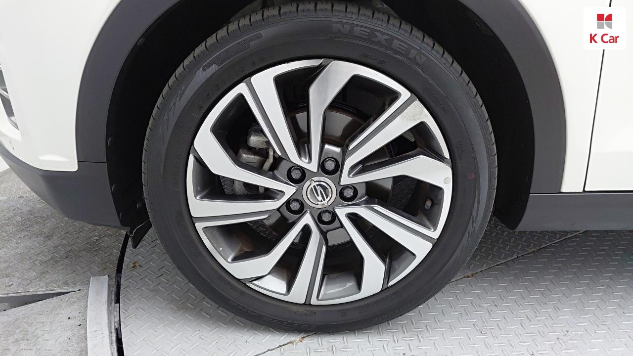 KG MOBILITY(SSANGYONG) Very New Tivoli 1.5 Gasoline 2WD
