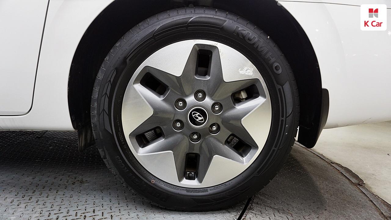 HYUNDAI Staria 2.2 Diesel Tourer 11-Seater 4W
