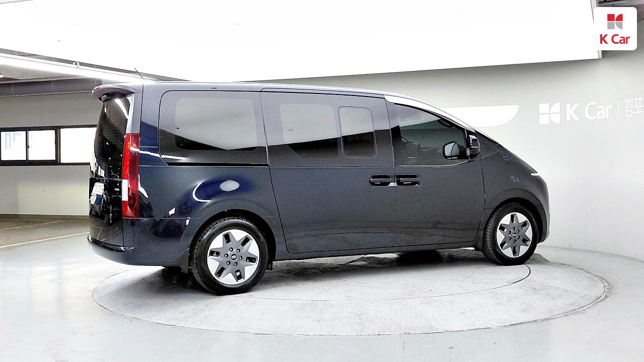 HYUNDAI Staria 2.2 Diesel Tourer 11-Seater 4W