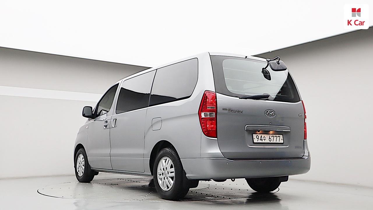 HYUNDAI The New Grand Starex 3-Seater Diesel Van