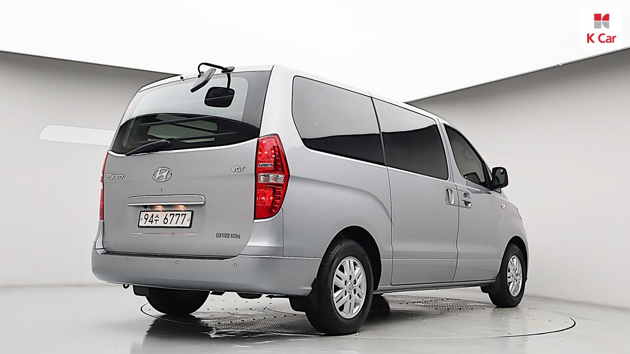 HYUNDAI The New Grand Starex 3-Seater Diesel Van