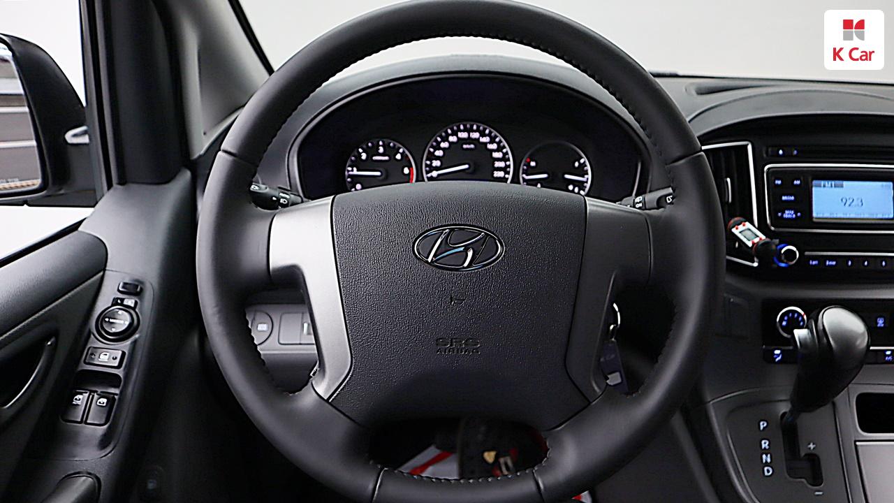 HYUNDAI The New Grand Starex 3-Seater Diesel Van