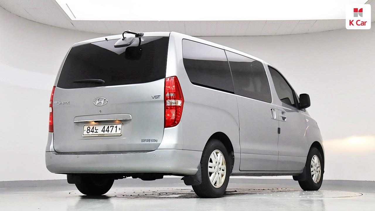 HYUNDAI The New Grand Starex 5-Seater Diesel Van