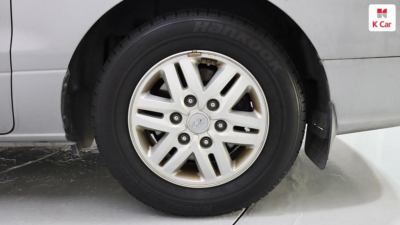 HYUNDAI The New Grand Starex 5-Seater Diesel Van