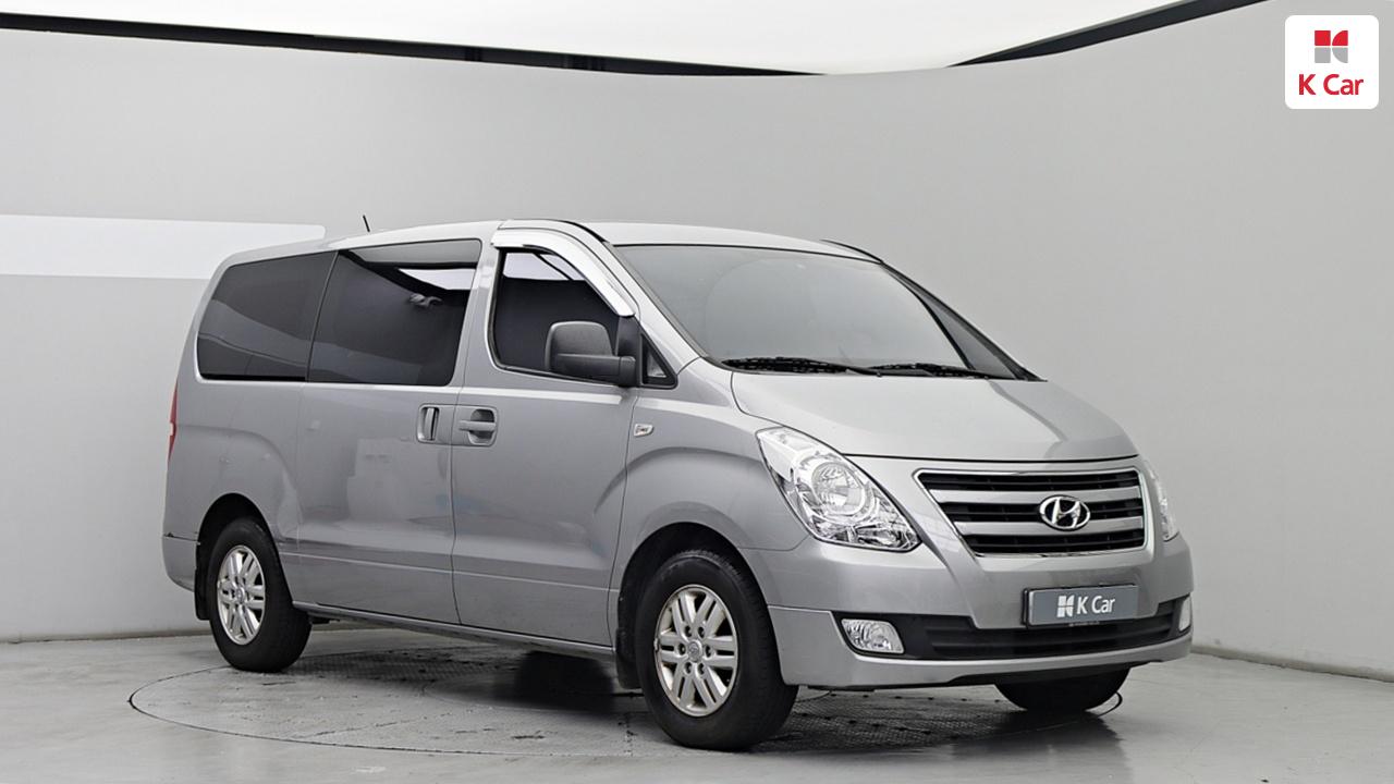 HYUNDAI Grand Starex 3-Seater Diesel Van