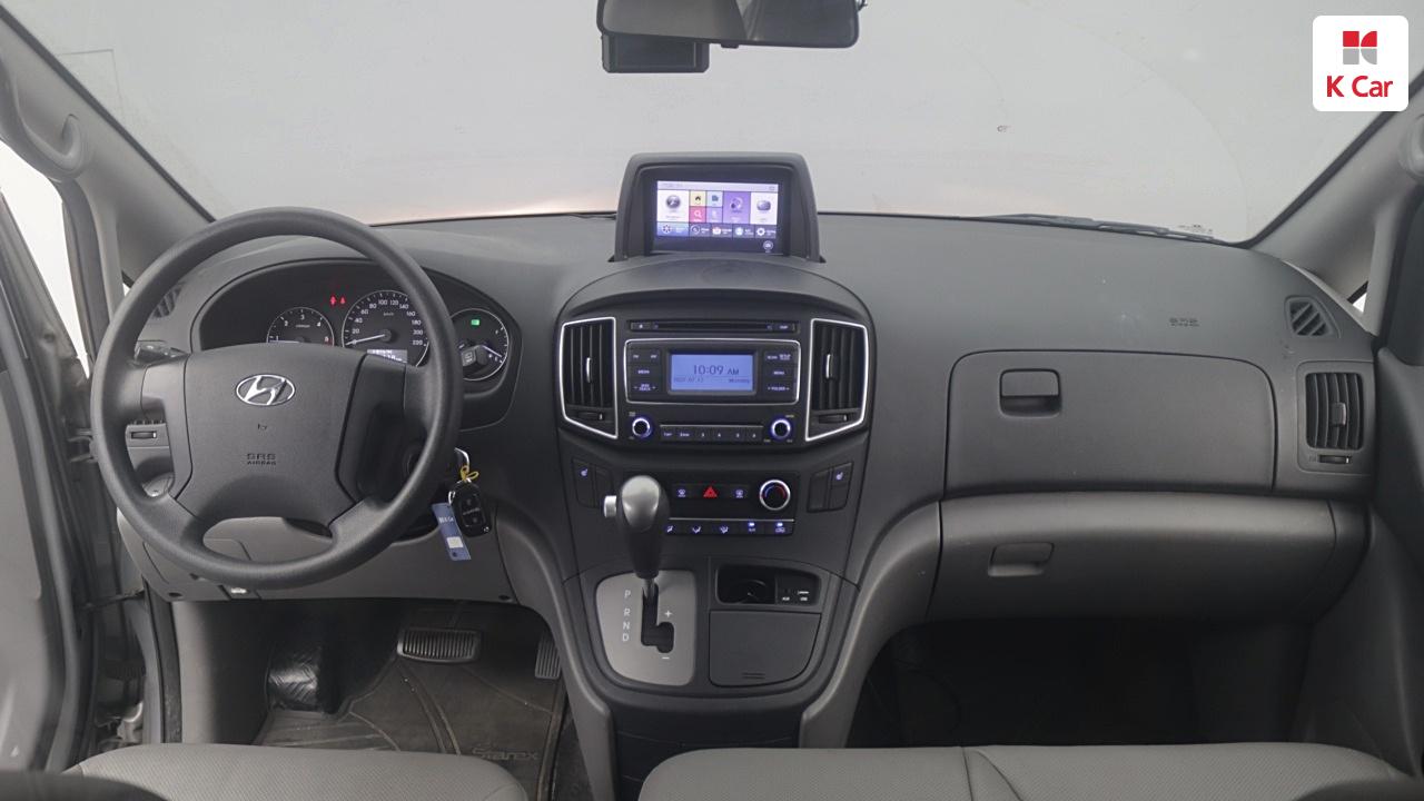 HYUNDAI Grand Starex 3-Seater Diesel Van