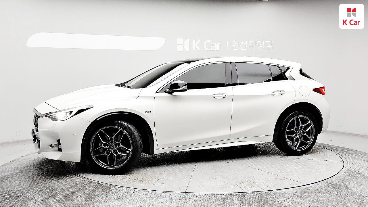 인피니티 Q30 2.0 프리미엄