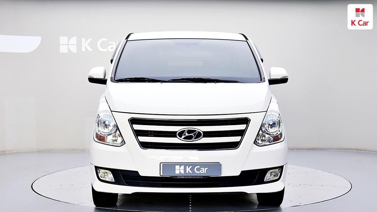 HYUNDAI Grand Starex 5-Seater Diesel Van