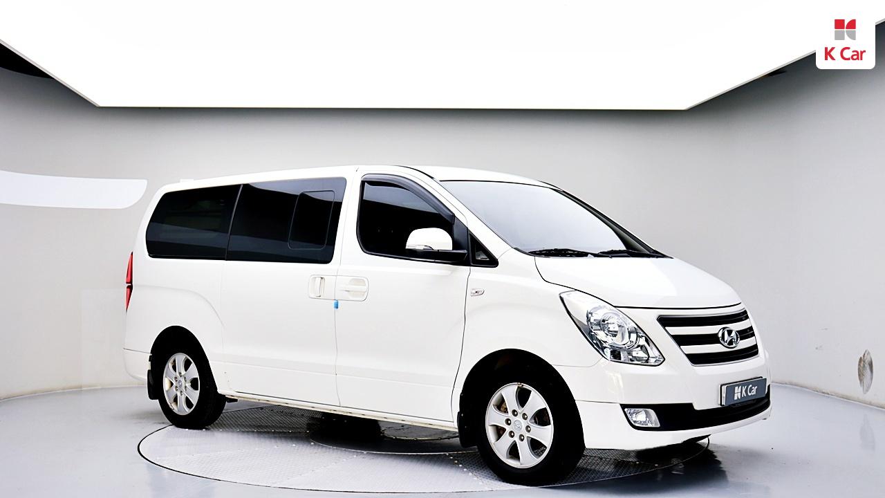 HYUNDAI Grand Starex 5-Seater Diesel Van