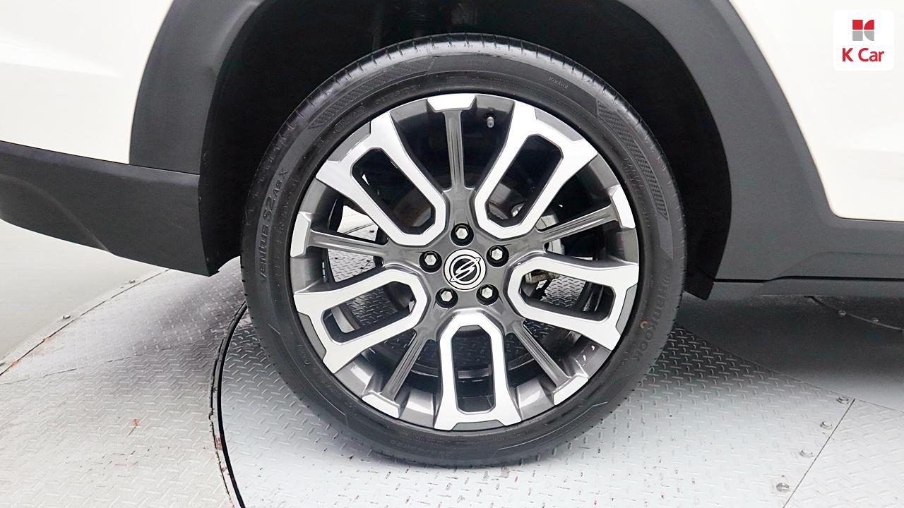KGM 토레스 가솔린 1.5 2WD T7