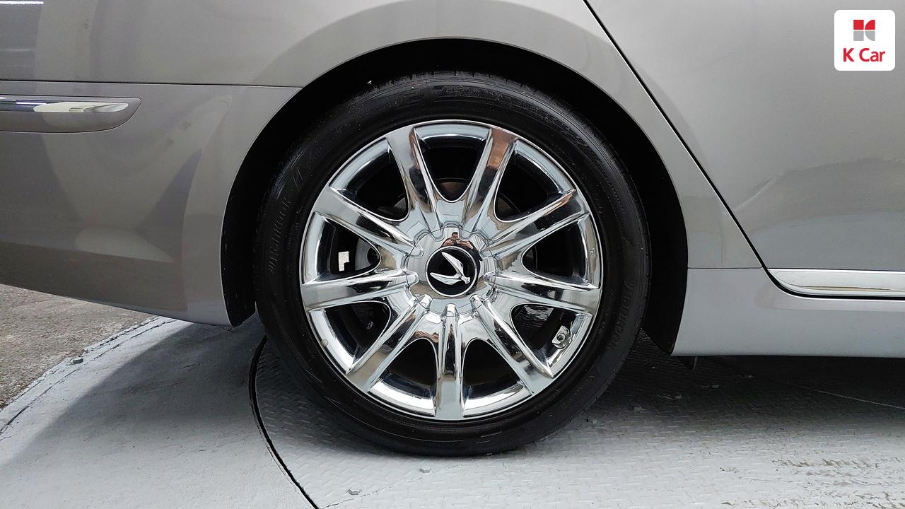 HYUNDAI Ecuus (New Model) VS380