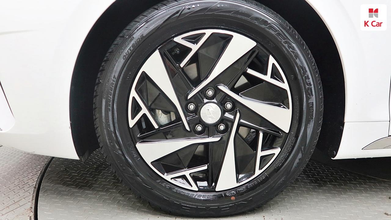 HYUNDAI The New Grandeur IG Hybrid 2.4 HEV