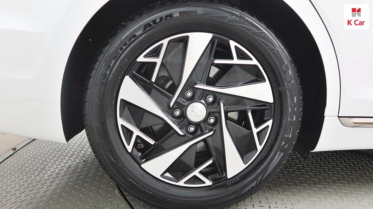 HYUNDAI The New Grandeur IG Hybrid 2.4 HEV