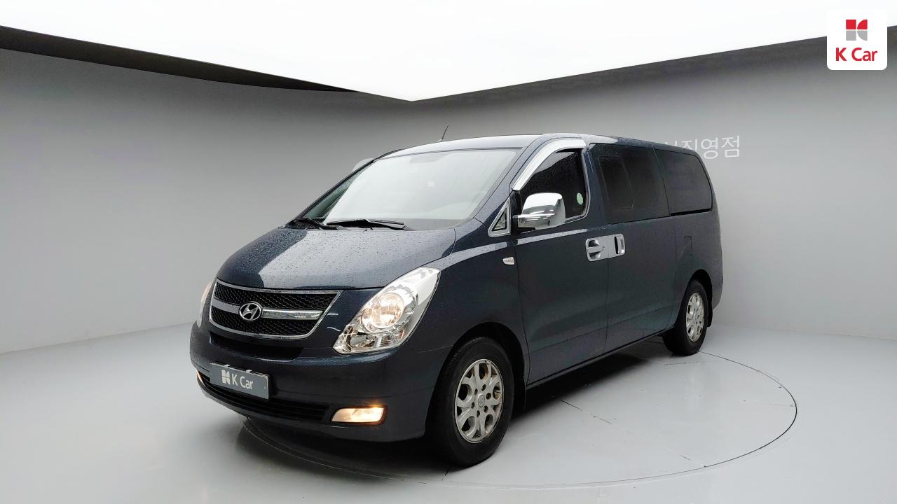 HYUNDAI Grand Starex 5-Seater Diesel Van